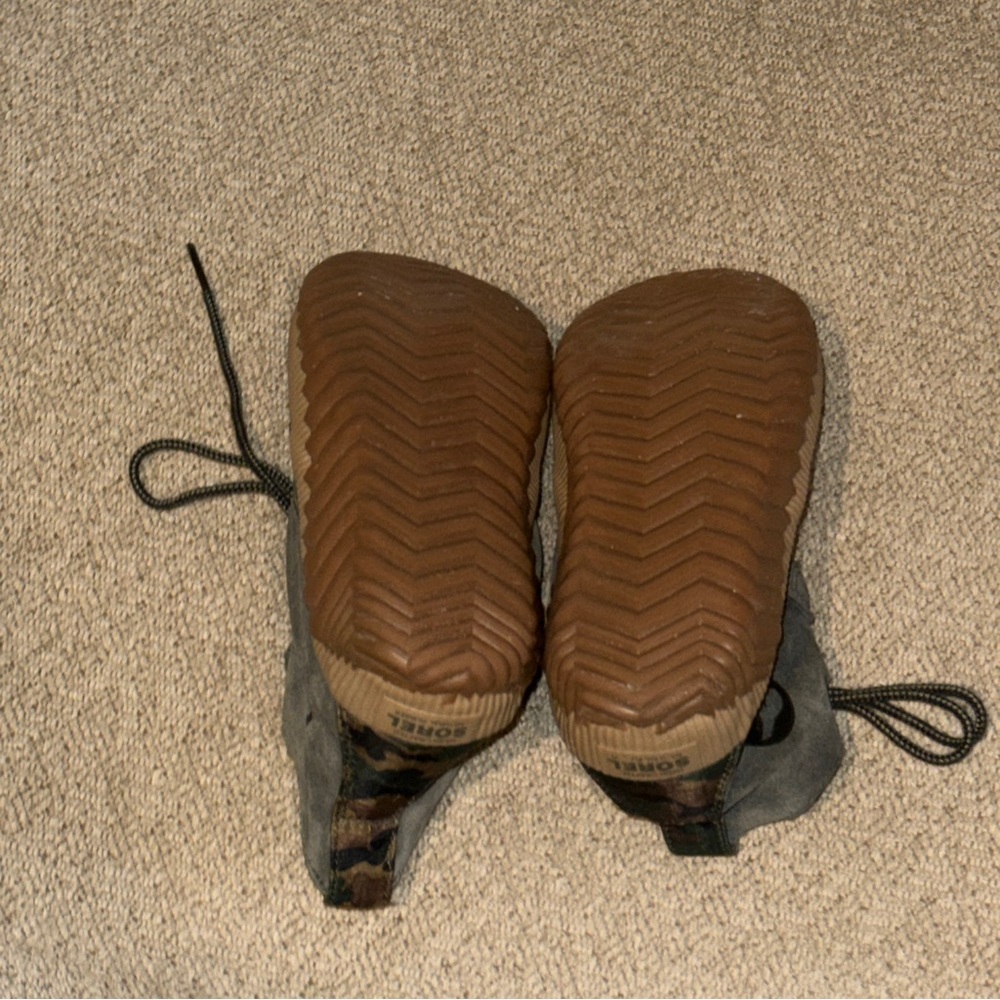Sorel Out N About Camo Boots - Picture 8 of 11